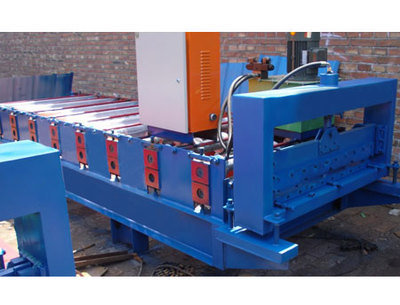 云南鑫圣压瓦机厂 彩钢设备专业安装流程解析